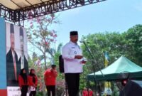 Bupati Kukar, Saat membuka gerakan pasar murah. (Foto: Ist)
