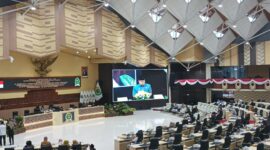 Pelaksanaan Rapat Paripurna ke-38 DPRD Kaltim dengan agenda pengesahan Ranperda Pajak Daerah dan Retribusi Daerah menjadi sebuah Perda. (Foto: Ist)