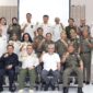 Pansus Trantibumlinmas DPRD Kaltim bersama jajaran Satpol PP Kaltim dan Satpol PP Bontang saat mengabadikan momen bersama dalam kunjungannya ke Kota Taman (Bontang). (Foto: Ist)