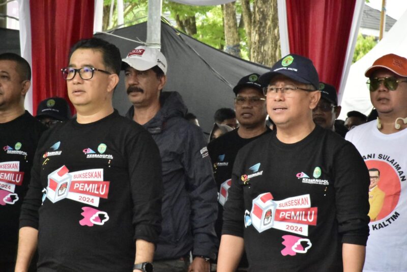 Wakil Ketua DPRD Kaltim, Sigit Wibowo, ketika mengikuti jalan santai sekaligus Deklarasi Damai Pemilu serentak 2024. (Foto: Ist)