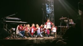 Plt Ketua Kekraf Kukar Akbar Haka, bersama para pengurus Kecamatan Kekraf Kukar. (Foto: Ist)