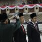 Encik Wardani (dua dari kiri) dan Selamat Ari Wibowo (kanan) saat pengambilan sumpah/janji sebagai Anggota DPRD Kaltim periode 2019-2024 dalam Rapat Paripurna ke-39 DPRD Kaltim. (Foto: Ist)