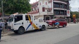 Dishub Samarinda lakukan penertiban kendaraan parkir di bahu jalan. (Foto: Ist)