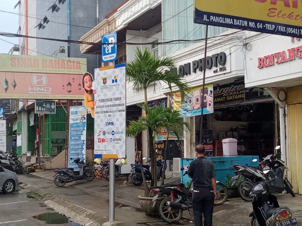 Ilustrasi penerapan parkir non tunai di Kota Samarinda. (Foto: Ist)