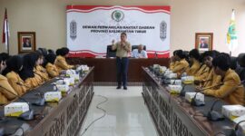 Wakil Ketua DPRD Kaltim, Seno Aji saat memberikan Kuliah Umum kepada Mahasiswa Universitas Mulawarman Fakultas Ilmu Sosial dan Ilmu Politik, Program Studi Ilmu Pemerintahan. (Foto: Ist)