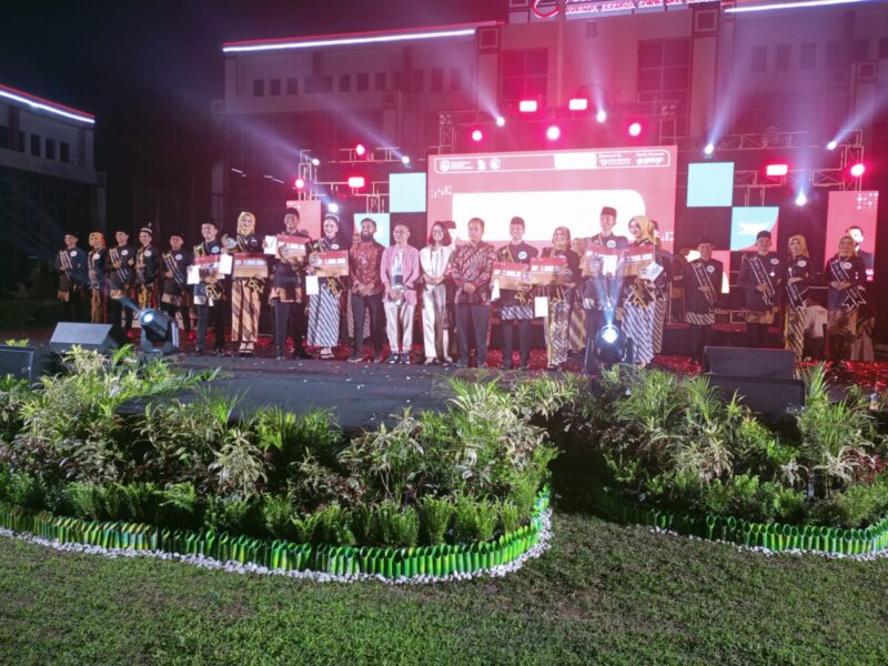 Teruna Dara dan Putri Pariwisata Kutai Kartanegara (Kukar). (Foto: Ist)