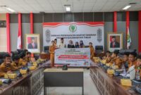 Wakil Ketua Komisi IV DPRD Kaltim, Puji Setyowati, dan Anggota Komisi IV DPRD Kaltim, Fitri Maisyaroh, menyambut kunjungan ratusan pelajar MTS Negeri Samarinda. (Foto: Ist)