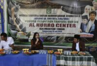 Ketua Pansus pembahas Ranperda Fasilitasi Penyelenggaraan Pendidikan Pondok Pesantren, Mimi Meriami BR Pane (tengah) saat berkunjung ke pesantren yang ada di Kabupaten Kutai Kartanegara (Kukar). (Foto: Ist)