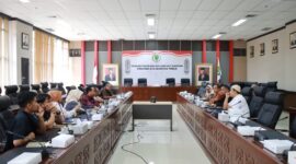 Komisi II DPRD Kaltim yang dipimpin Nidya Listiyono menggelar RDP bersama Dinas PPKUKM Kaltim di Kantor DPRD Kaltim. (Foto: Ist)