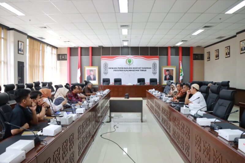 Komisi II DPRD Kaltim yang dipimpin Nidya Listiyono menggelar RDP bersama Dinas PPKUKM Kaltim di Kantor DPRD Kaltim. (Foto: Ist)