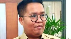 Wakil Bupati Kukar, Rendi Solihin saat diwawancarai awak media. (Foto: Ist)