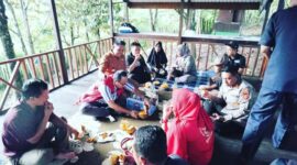 Suasana keramaian pengunjung di Desa Wisata Buah Elai. (Foto: Ist)
