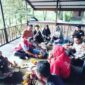 Suasana keramaian pengunjung di Desa Wisata Buah Elai. (Foto: Ist)
