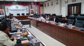 Suasana RDP DPRD Kaltim bersama sejumlah OPD terkait, membahas pelepasan aset Pemprov Kaltim Rumah Sakit Islam. (Foto: Ist)