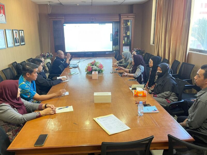 Rapat internal DPMD Kukar membahas persiapan Pameran HUT Merah Putih ke-77 di Sanga-Sanga. (Foto: Ist)