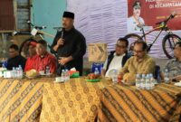 Bupati Kutai Kartanegara, Edi Damansyah, bersama dengan jajaran Dinas Pemberdayaan Masyarakat dan Desa (DPMD) yang dipimpin oleh Arianto saat melakukan evaluasi dan monitoring program pembangunan berbasis RT di Kecamatan Anggana. (Foto: Ist)