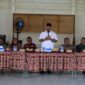 Bupati Kukar, Edi Damansyah saat memberikan sambutan dan pengarahan kepada masyarakat Tenggarong Seberang. (Foto: Ist)
