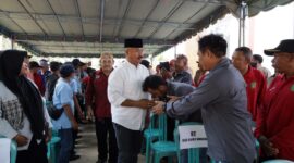 Bupati Kukar, Edi Damansyah saat menghadiri forum pertemuan evaluasi program RT di Sebulu. (Foto: Ist)