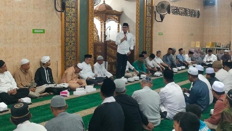 Wali Kota Samarinda, Andi Harun saat menghadiri acara Safari Ramadhan di Masjid Asy-Syifa. (Foto: Ist)