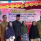 Bupati Kukar, Edi Damansyah bersama masyarakat Prangat Selatan. (Foto: Ist)