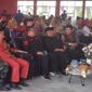 Bupati Kukar Edi Damansyah dan Kepala DPMD Kukar saat menghadiri acara pelantikan Pj Kepala Desa Persiapan Badak Makmur. (Foto: Ist)