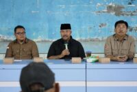 Bupati Kutai Kartanegara (Kukar), Edi Damansyah, bersama dengan Sekda Kukar Dr. Sunggono dan Kepala Dinas Pemberdayaan Masyarakat dan Desa (DPMD) Arianto saat melaksanakan kunjungan di Desa Kersik. (Foto: Ist)