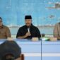 Bupati Kutai Kartanegara (Kukar), Edi Damansyah, bersama dengan Sekda Kukar Dr. Sunggono dan Kepala Dinas Pemberdayaan Masyarakat dan Desa (DPMD) Arianto saat melaksanakan kunjungan di Desa Kersik. (Foto: Ist)