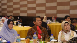 Anggota DPRD Kaltim Rusman Ya’qub dan Fitri Maisyaroh saat menghadiri Pertemuan Forum Perangkat Daerah Bidang Kesehatan, di Swiss-Belhotel Balikpapan. (Foto: Ist)
