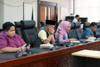 Wakil Ketua Komisi IV DPRD Kaltim, Puji Seryowati bersama jajaran Anggota Komisi IV yang lain saat menghadiri kegiatan RDP. (Foto: Ist)