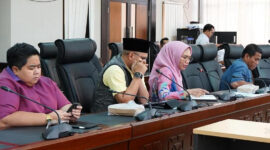 Wakil Ketua Komisi IV DPRD Kaltim, Puji Seryowati bersama jajaran Anggota Komisi IV yang lain saat menghadiri kegiatan RDP. (Foto: Ist)