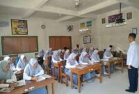 Ilustrasi kegiatan belajar mengajar di sekolah. (Foto: Ist)
