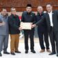 Foto bersama Unsur Pimpinan dalam Rapat Paripurna Ke-3 DPRD Kaltim. (Foto: Ist)