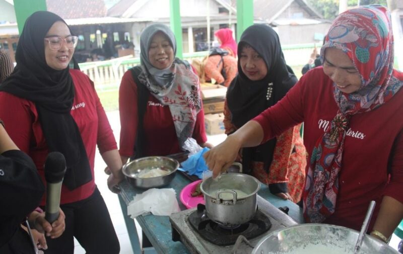 Illustrasi pelatihan keterampilan usaha untuk janda. (Foto: Ist)