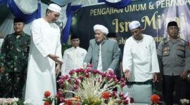 Wali Kota Samarinda, Andi Harun, saat menghadiri peringatan Isra Miraj Nabi Muhammad SAW di Langgar Ar-Rachim Jalan Assa'adah Gang 3 Kelurahan Mugirejo Samarinda. (Foto: Ist)