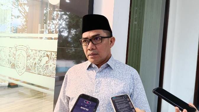 Wali kota Samarinda, Andi Harun saat diwawancarai usai mengikuti rapat bersama Dina PUPR Kota Samarinda. (Foto: Ist)