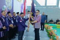 Wali Kota Samarinda Andi Harun saat melantik pengurus baru Paguyuban Keluarga Kediri (Pagari) Kota Samarinda Periode 2024 - 2029 di Gedung Pencak Silat Polder Air Hitam, Samarinda, Minggu (3/3/2024). (Foto: Ist)