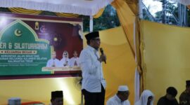 Wali Kota Samarinda, Andi Harun saat menghadiri acara Buka Puasa dan Sholat Tarawih Berjamaah bersama Komunitas Jalan Sehat. (Foto: Ist)