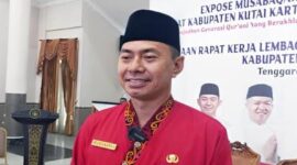 Camat Kota Bangun Darat, Julkifli. (Foto: Ist)
