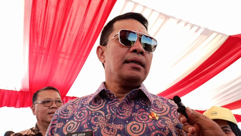 Wali Kota Samarinda, Andi Harun saat diwawancarai usai mengikuti Rapat Koordinasi Probebaya. (Foto: Ist)
