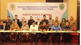 Foto bersama agenda Rapat Kerja Komisi I DPRD Kaltim. (Foto: Ist)