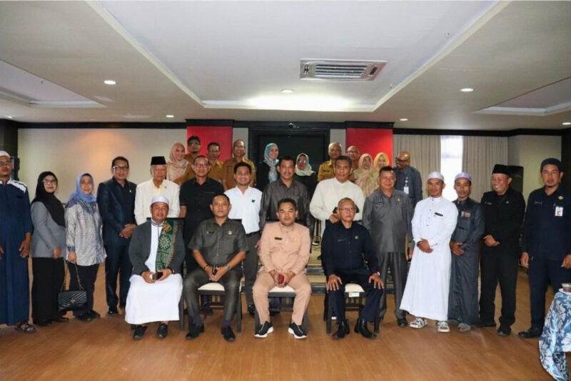 Foto bersama dalam acara Halal Bihalal DPRD Kaltim. (Foto: Ist)