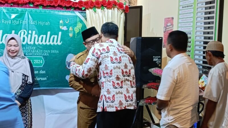 Suasana acara Halal Bihalal yang digelar Dinas Pemberdayaaan Masyarakat dan Desa (DPMD) Kabupaten Kutai Kartanegara (Kukar). (Foto: Ist)
