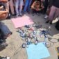 Aksi simbolis masa aksi Penolakan RUU Penyiaran di Kantor DPRD Kaltim. (Foto: Ist)
