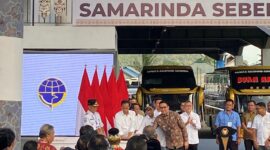 Wali Kota Samarinda, Andi Harun Saat Dampingi Presiden RI Joko Widodo Resmikan Terminal Samarinda Seberang. (Foto: Ist)
