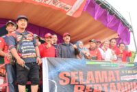 Bupati Kukar Edi Damansyah saat menghadiri kegiatan balap ketinting di Desa Embalut. (Foto: Ist)