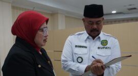 Bupati Kukar, Edi Damansyah, dalam acara peluncuran Aplikasi SIPDokter. (Foto: Ist)