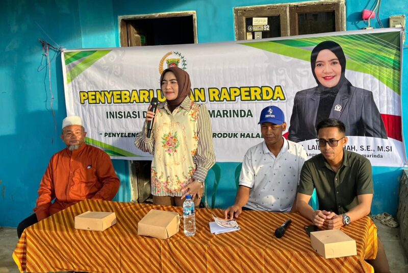 Anggota Komisi II Dewan Perwakilan Rakyat Daerah (DPRD) Kota Samarinda, Laila Fatihah, saat sosialisasi penyebarluasan raperda tentang Penyelenggaraan Jaminan Produk Halal dan Higienis. (Foto: Ist)