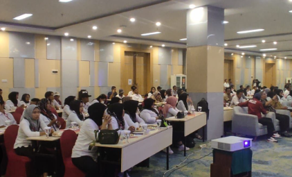 Pendataan calon peserta Pelatihan Kewirausahaan Keterampilan Kerja Bagi Rumah Tangga Miskin (RTM) Desa Bukit Raya. (Foto: Ist)