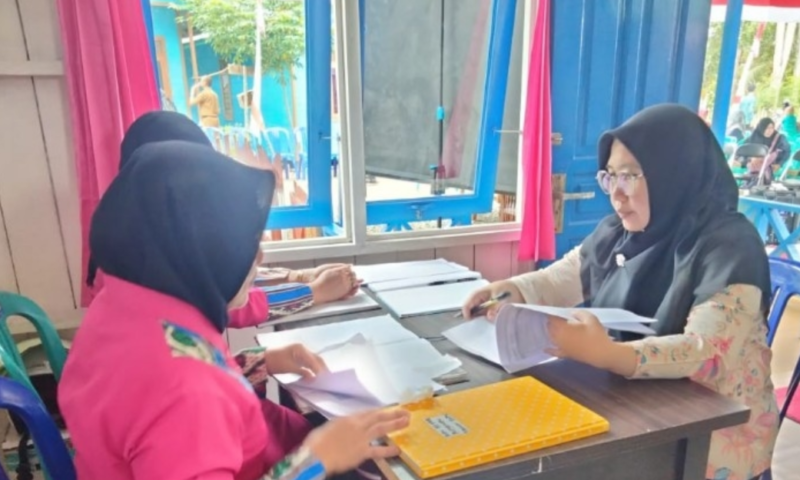 DPMD Lakukan Penilaian Posyandu Balita Dahlia Desa Jembayan. (Foto: Ist)