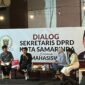 Sekretaris DPRD Kota Samarinda, Agus Tri Susanto saat gelaran dialog interkatif dengan mahasiswa. (Foto: Ist)

 